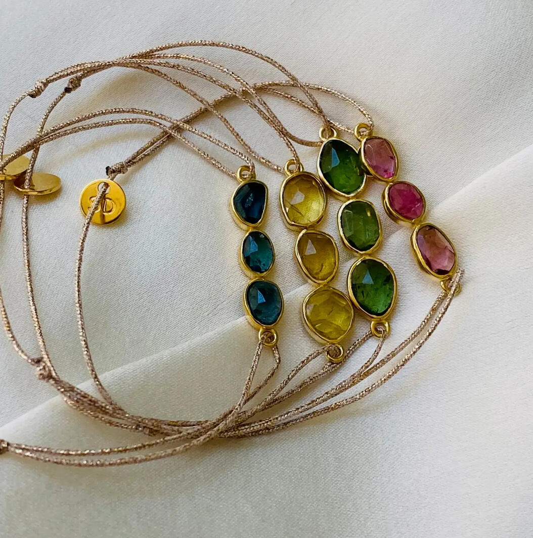 Gold and precious stone jewelry in Korčula store