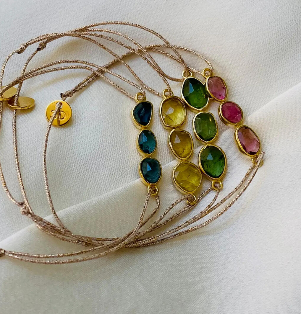 Pomalo shirt, korcula, shopping on Korcula, linen shirts, Jewlery korcula, gold korcula, shoppin korcula, shops korcula, fashion korcula, dress korcula, cool store korcula.